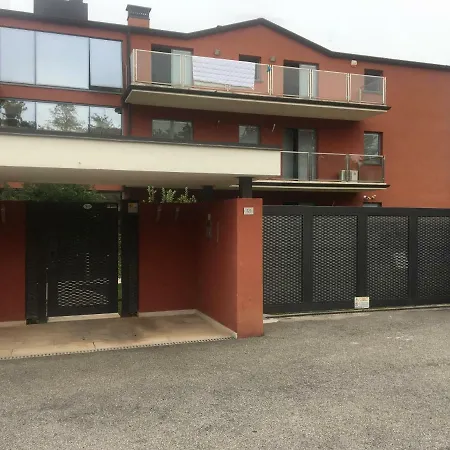 Bilocale Con Piscina Appartement Moniga del Garda