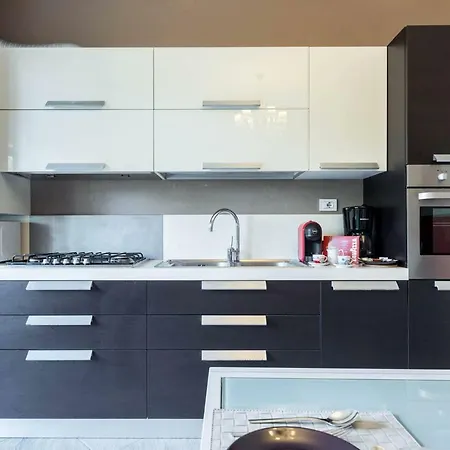 Appartement Bilocale Con Piscina Moniga del Garda